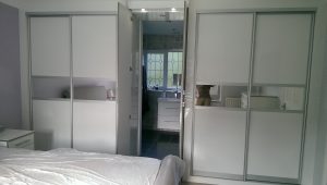 sliding wardrobes ensuite entrance